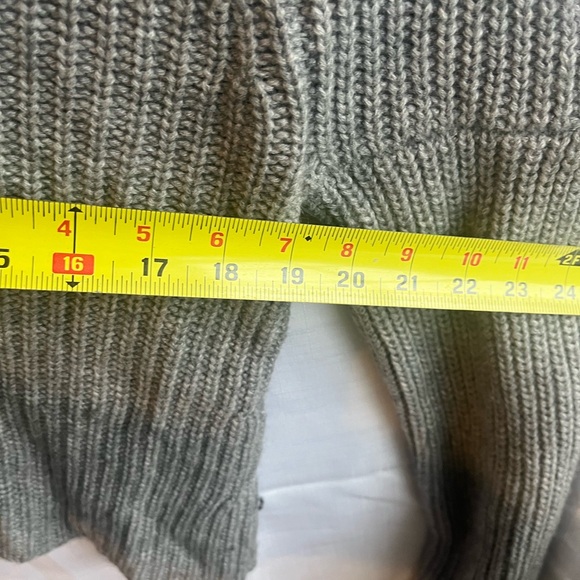 Autumn Cashmere Gray Crew Neck Sweater with cute‎ ruffle sleeves - Picture 7 of 9